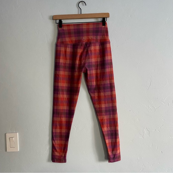 Beyond Yoga SoftMark High Waisted Midi Legging Chai Winter Check - Picture 7 of 11